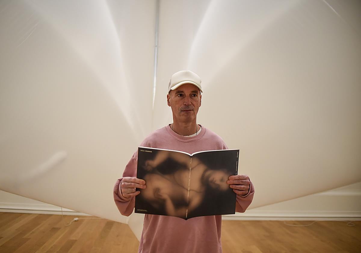 Las esculturas neumáticas de Sergio Prego se despiden del Bellas Artes