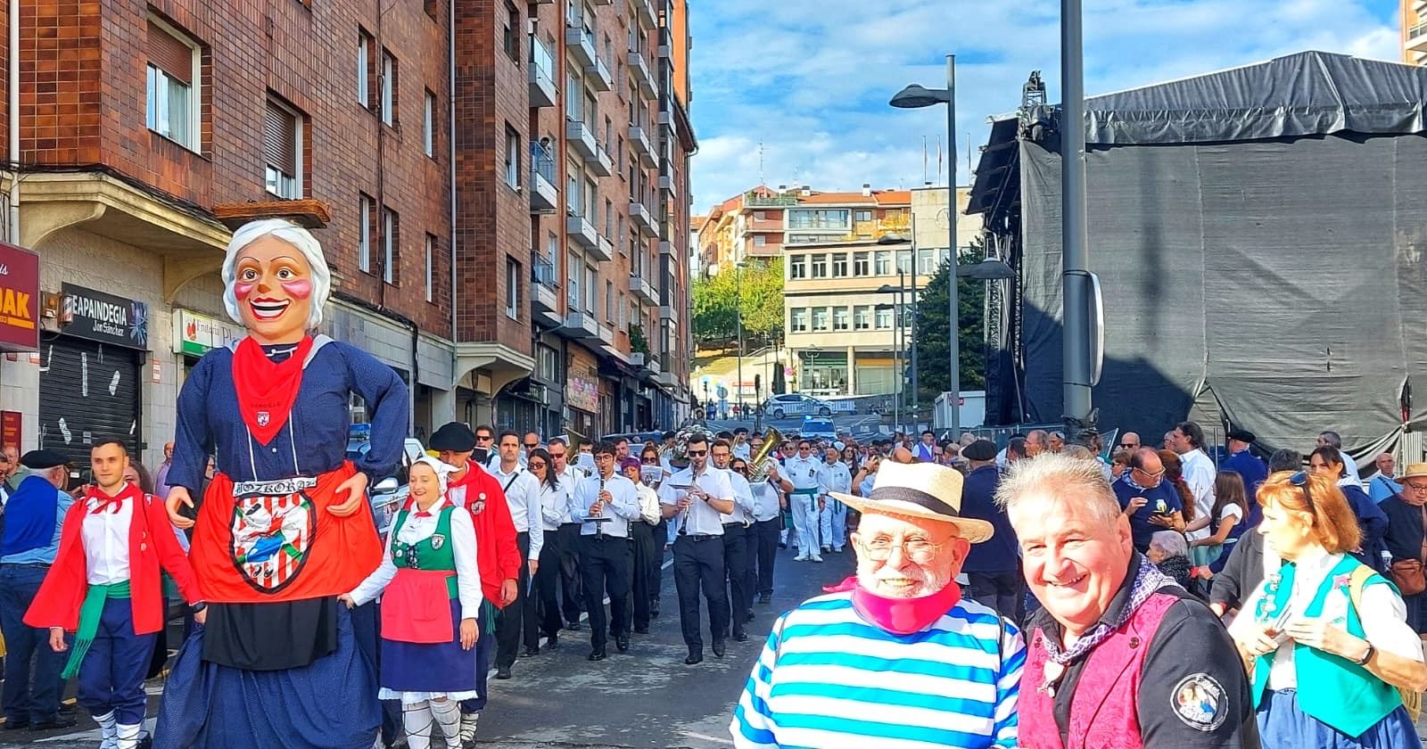 Basauri se entrega a San Fausto