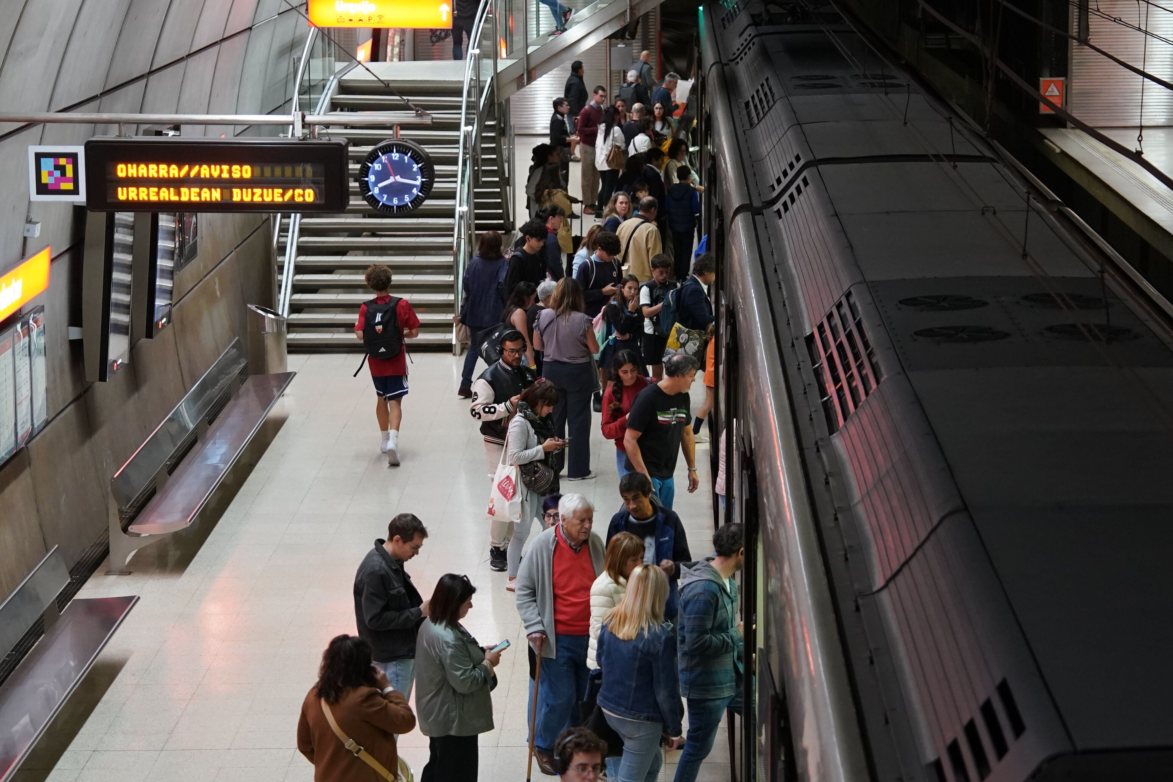 Metros cada 15 minutos y escuelas sin comedores por los paros propalestina