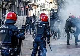 Etxebarria exige al Gobierno vasco que ponga medios para que no se repitan los incidentes del domingo en Vitoria