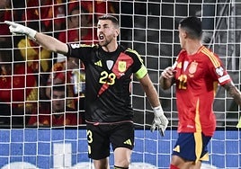 Los dos récords que Unai Simón puede conseguir hoy con La Roja