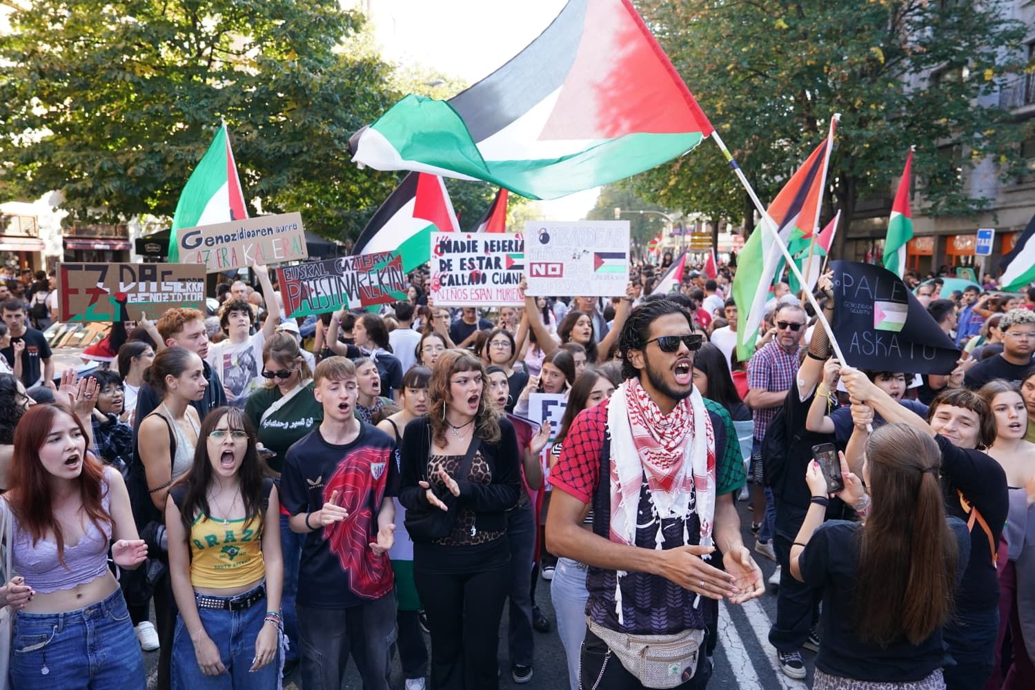 La jornada de huelga en apoyo a Palestina en Bizkaia, en imágenes