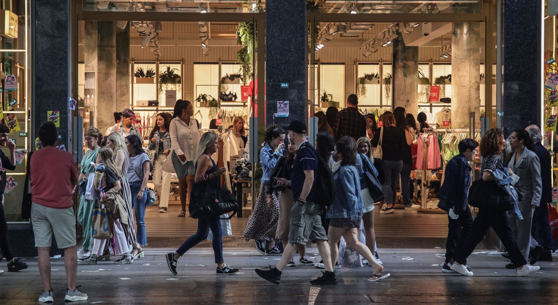 Día de compras en el centro de Bilbao.
