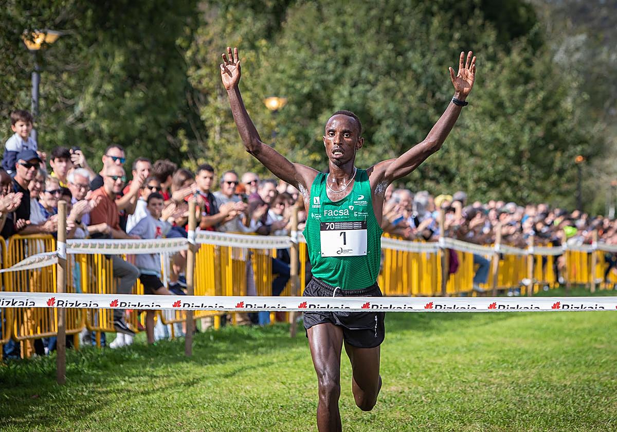 El atleta de Burundi, Rodrigue Kwizera, ganador de la edición del año pasado.