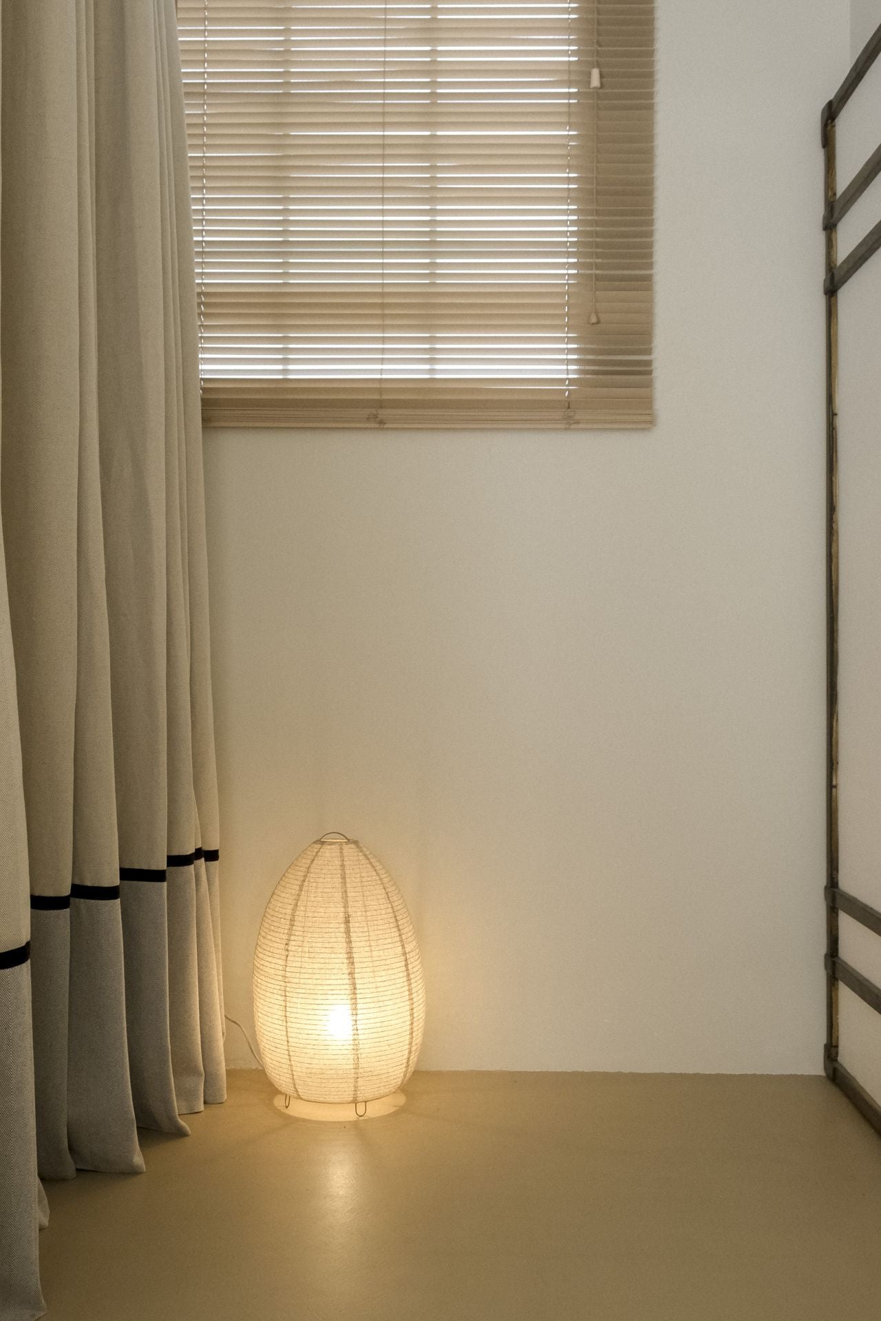 Elisa, la interiorista que pinta cuadros, abre su refugio creativo en Algorta