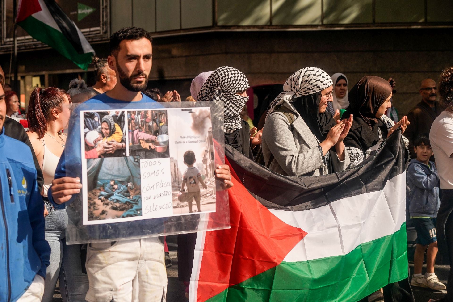 La jornada de huelga en apoyo a Palestina en Álava, en imágenes