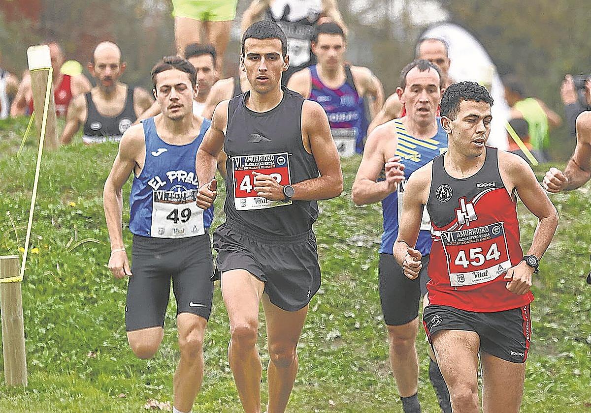 La Federación Vasca de Atletismo organiza anualmente 15 competiciones en Euskadi.