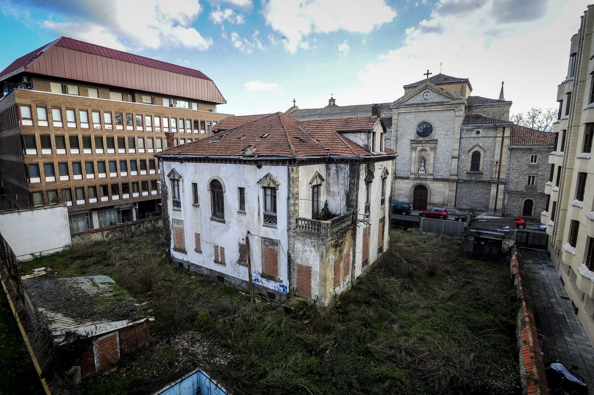 Dos edificaciones rodearán la Casa Alfaro, vista aquí en su parte trasera