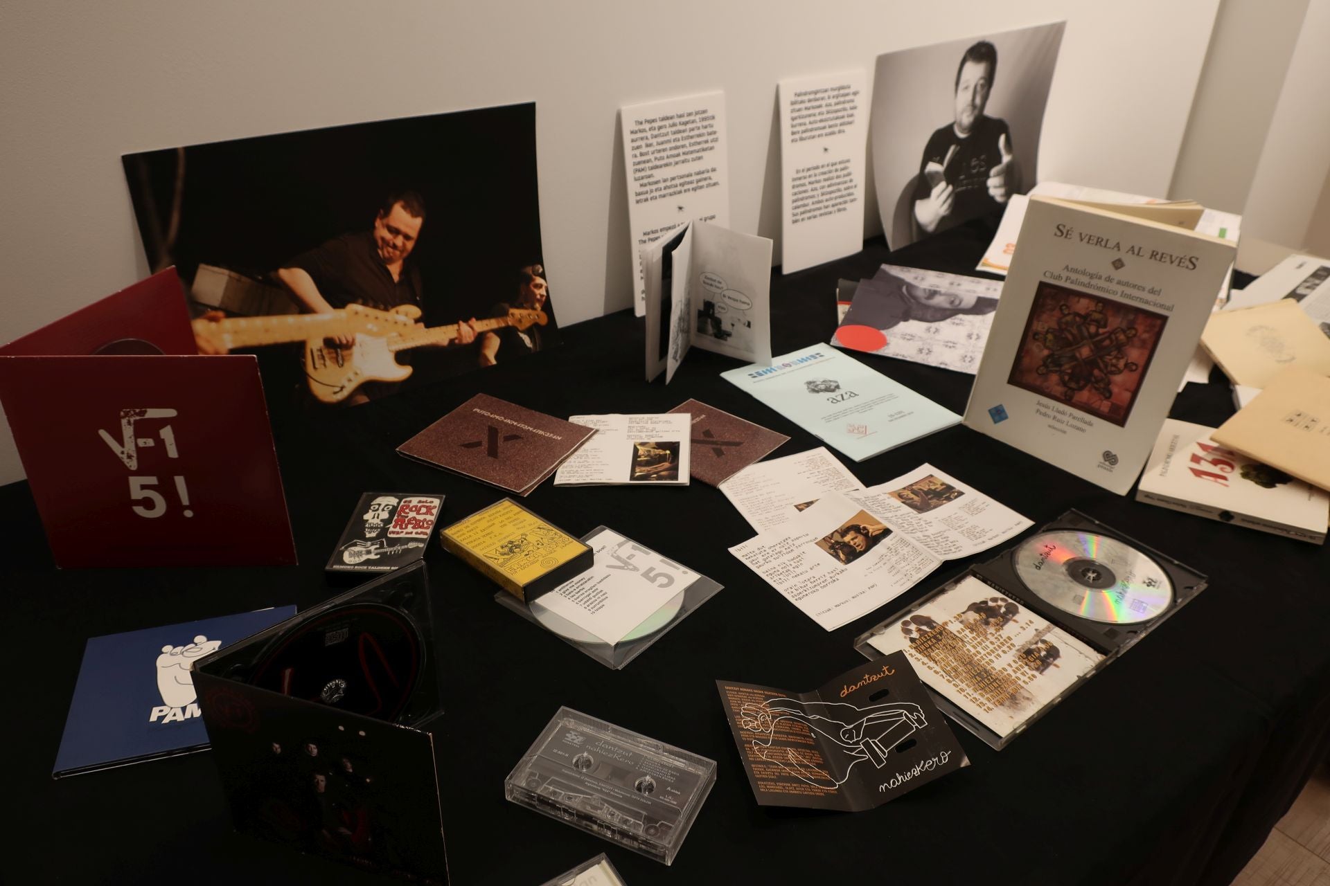 &#039;Markos Gimenoren Karteletrak&#039; erakusketa, irudietan