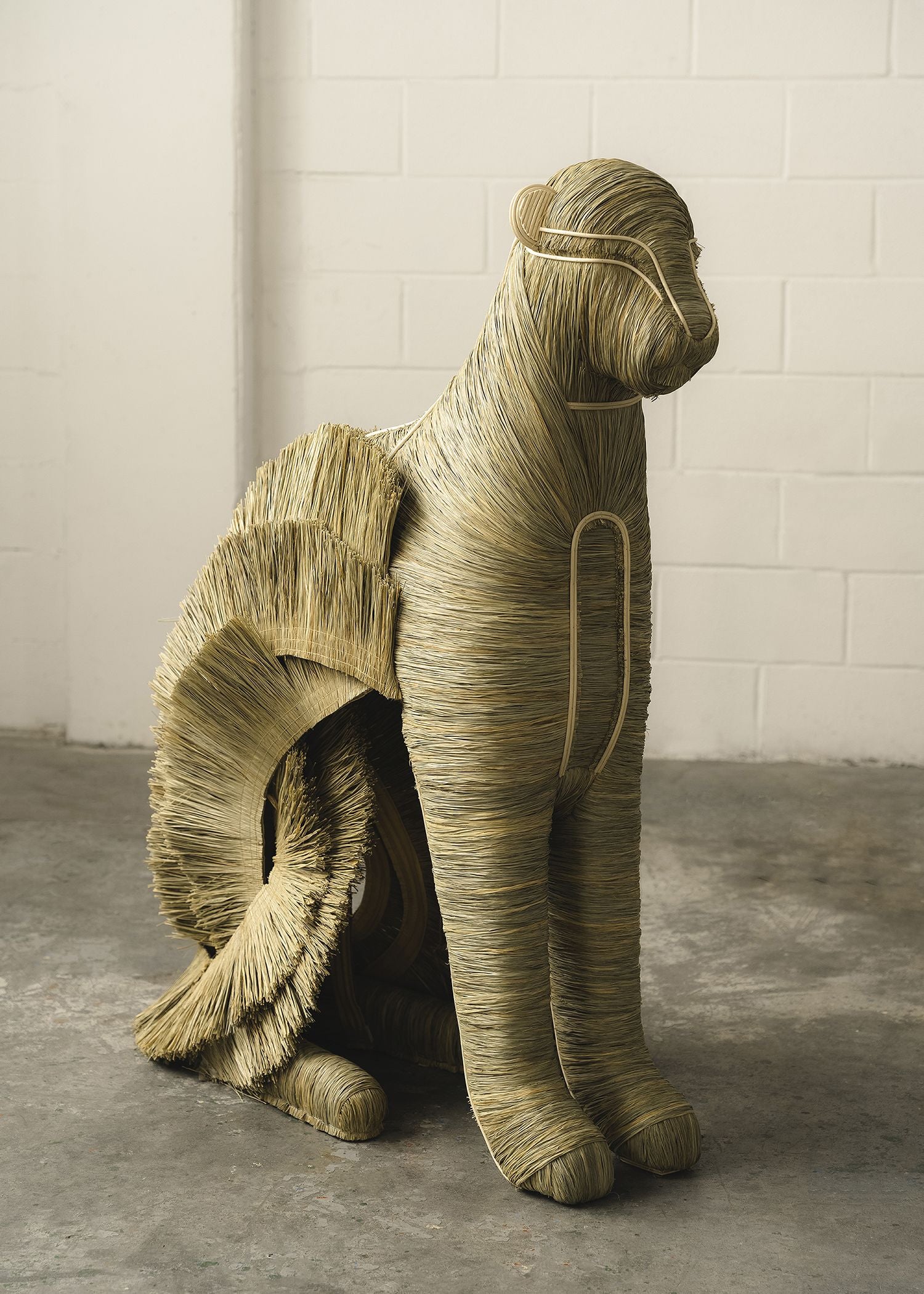 Gabriela Sagarminaga, la artista bilbaína que crea criaturas marinas gigantes para los escaparates de Hermès