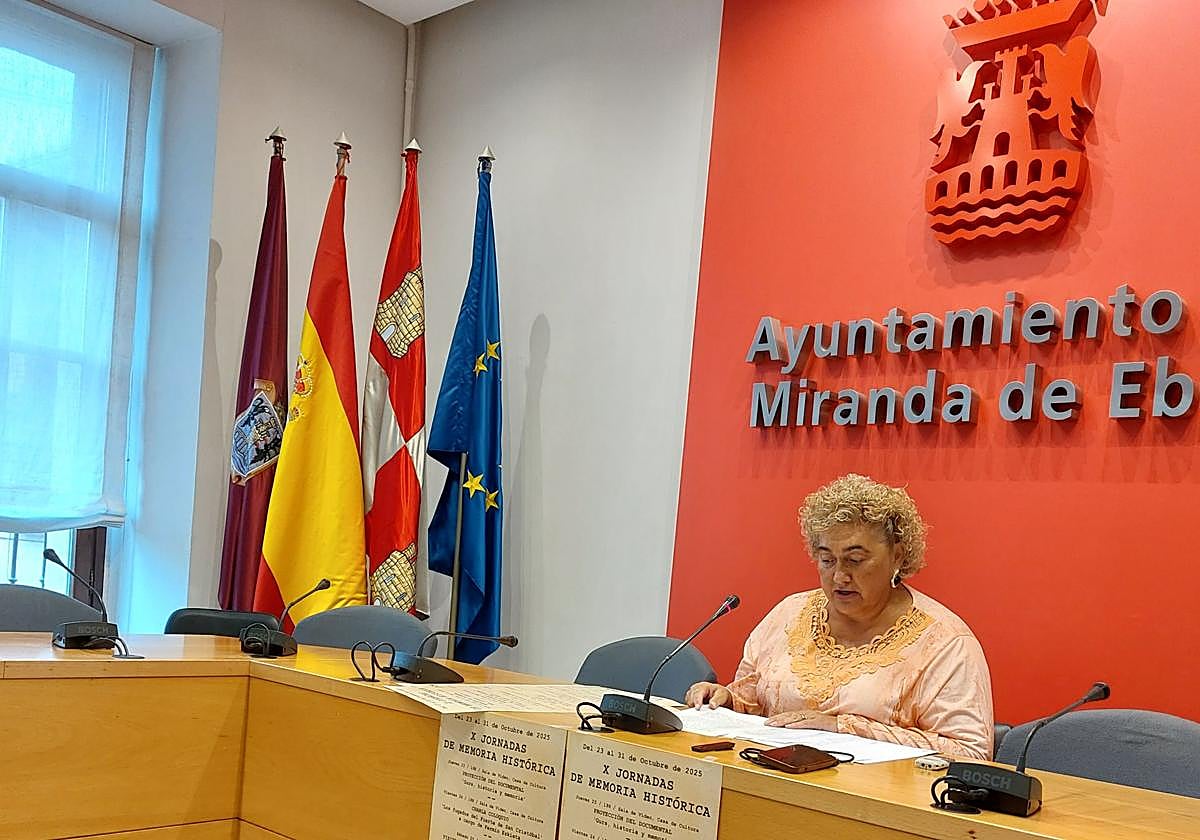 La concejala, Begoña González, presentó el programa de actividades.