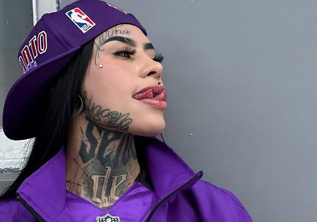 Hallan muerta a 'Baby Demoni', la influencer que se cortó la lengua para parecer una serpiente