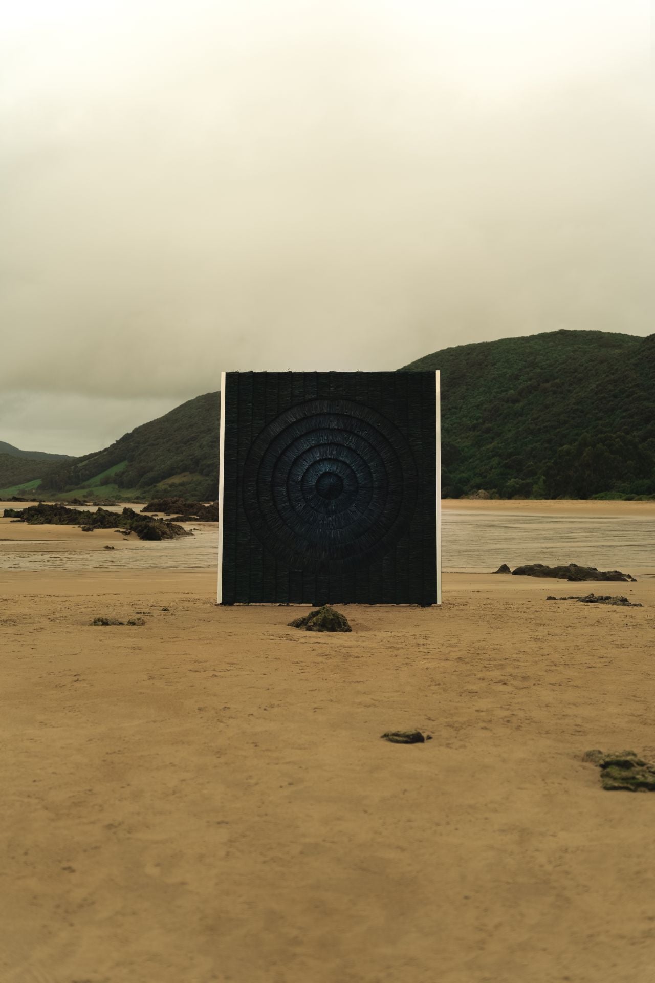 Gabriela Sagarminaga, la artista bilbaína que crea criaturas marinas gigantes para los escaparates de Hermès