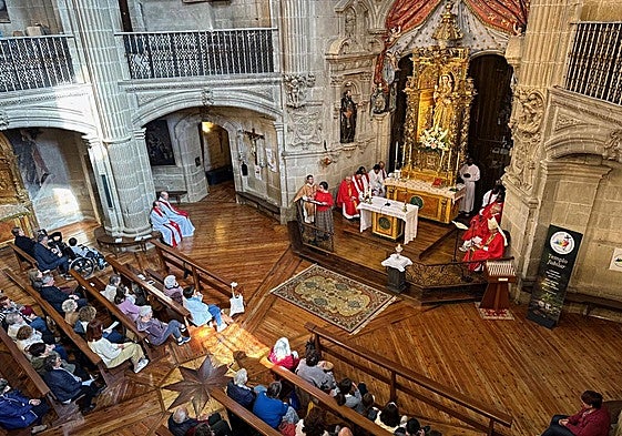 Decenas de vecinos de Rioja Alavesa celebran en Laguardia el Jubileo de la Esperanza 2025