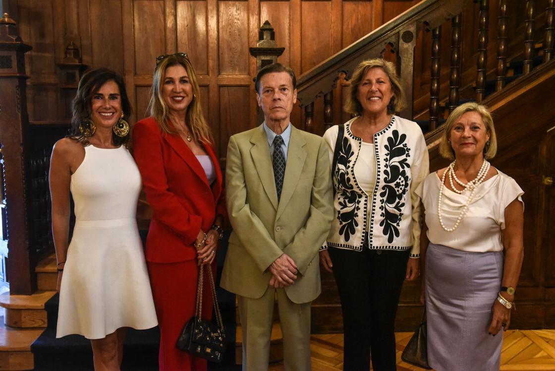 Almudena Blanco, Irene Abascal, Jesús Arrola, Iratxe de Madariaga y Julia Diéguez. 