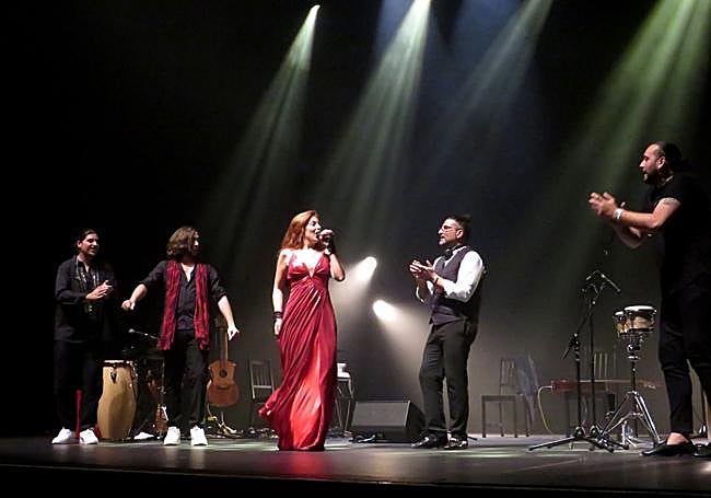 Los cinco acabando sin bis, con un fin de fiesta fugaz