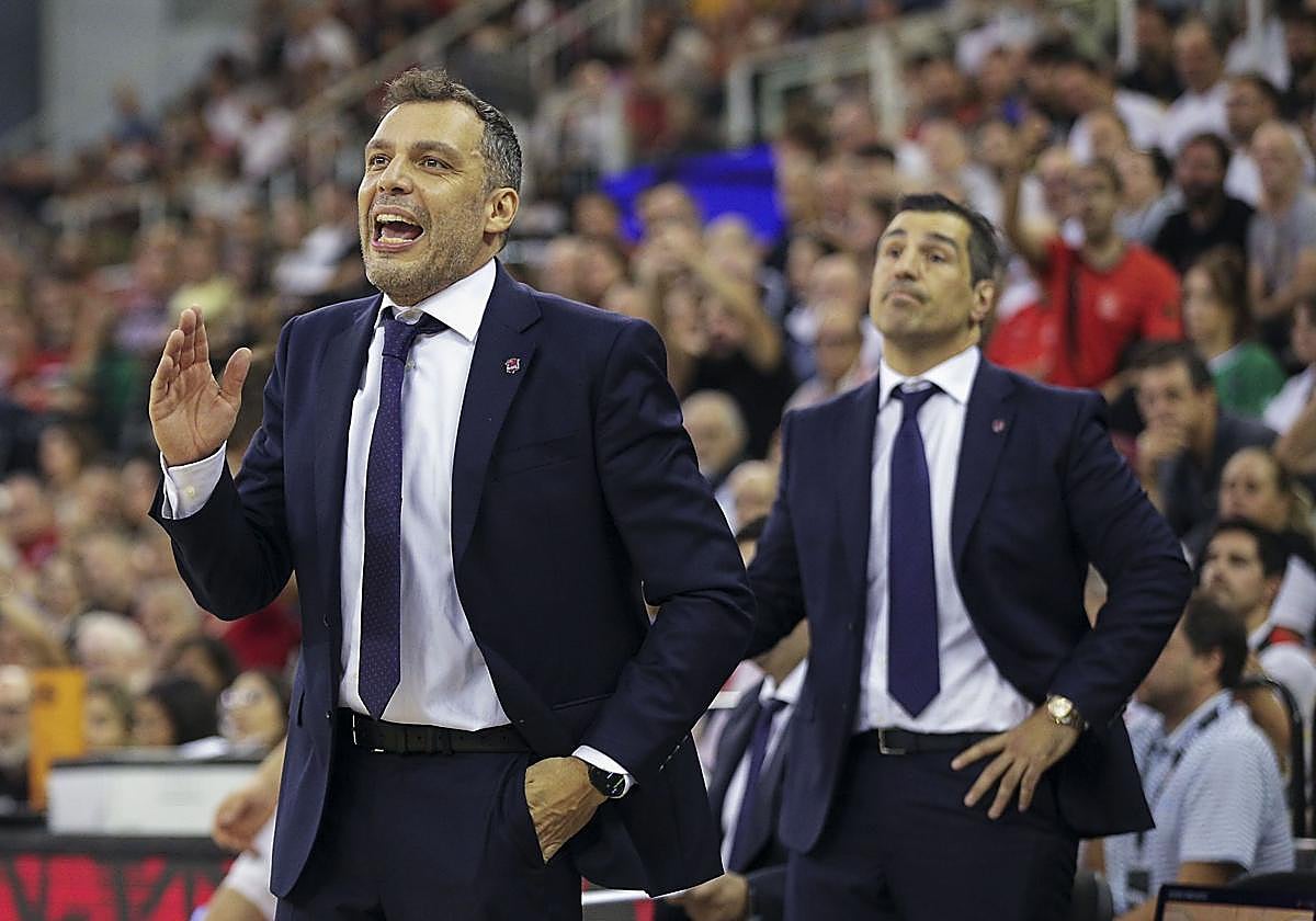 Paolo Galbiati gesticula durante el partido.