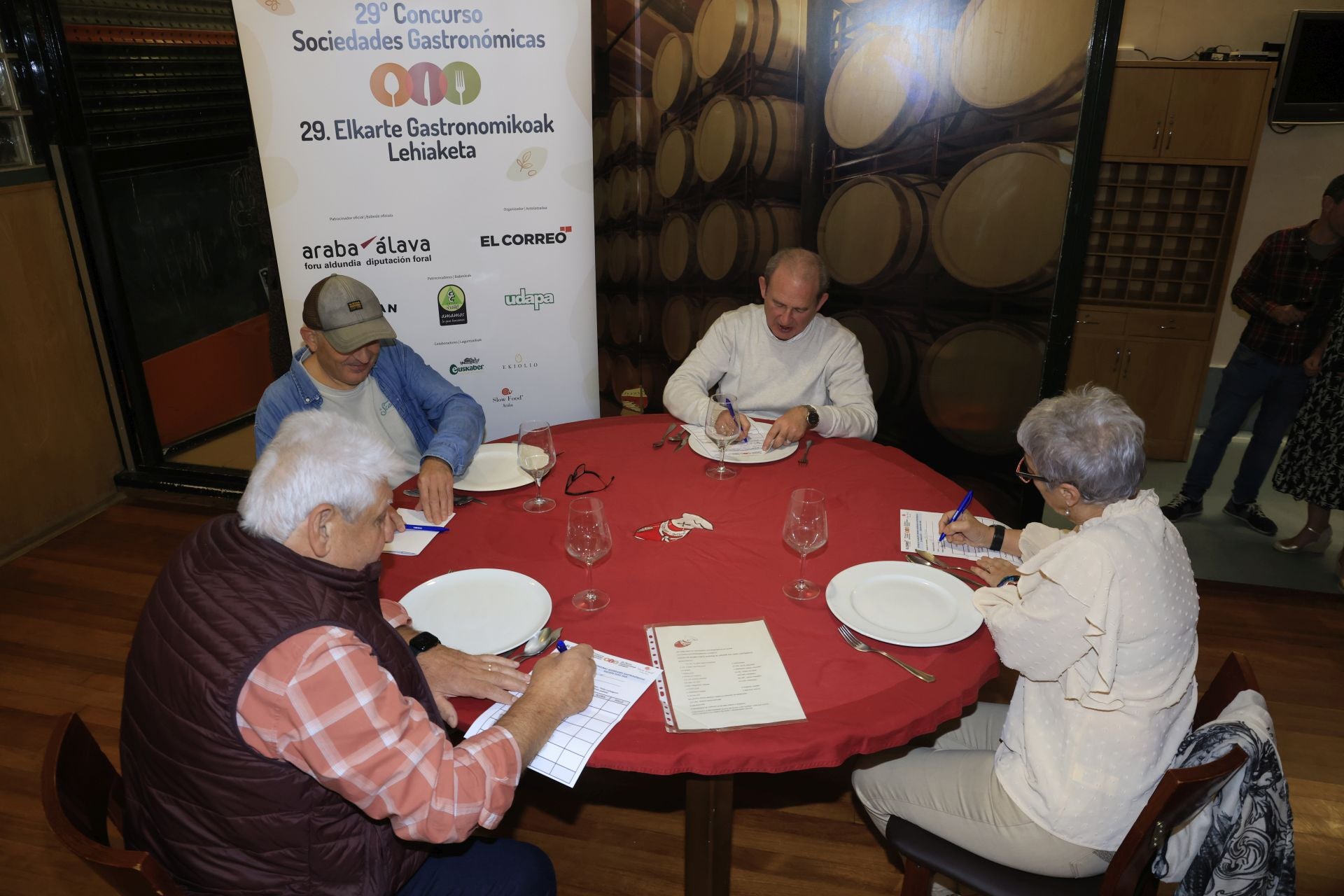 Así ha sido la cena de Bustinzuri