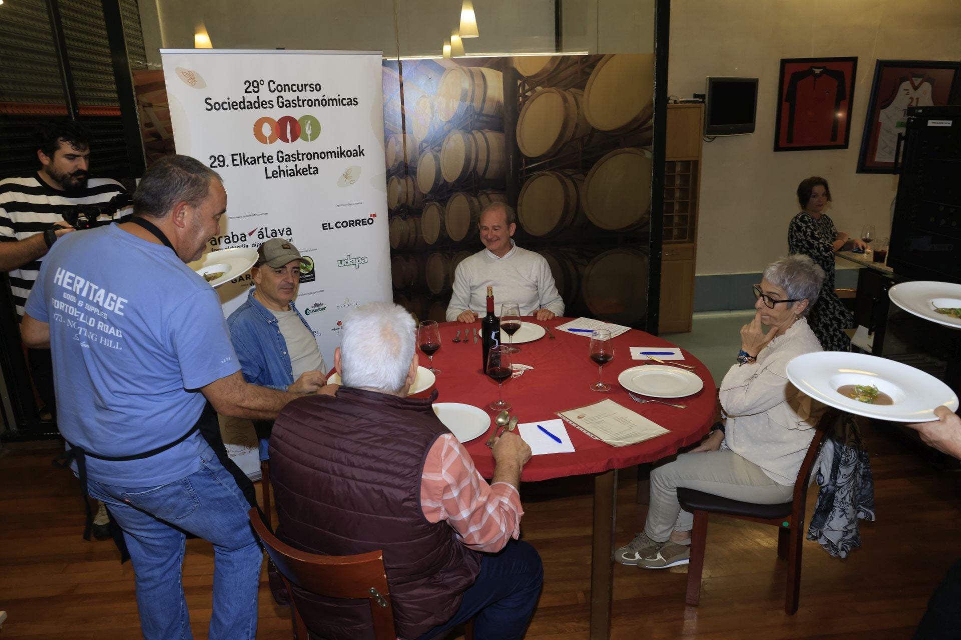 Así ha sido la cena de Bustinzuri