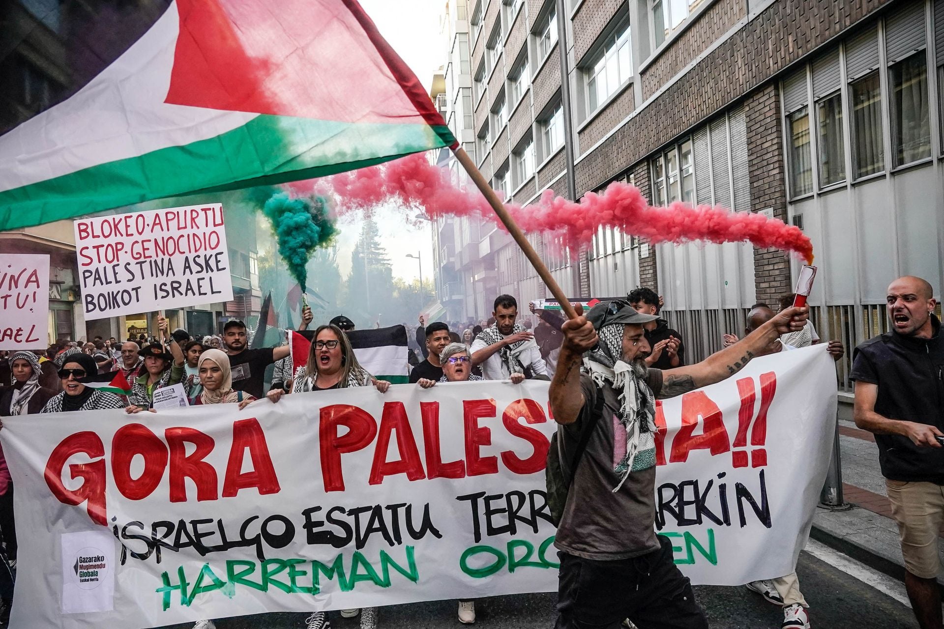 Una de las manifestaciones de Vitoria en apoyo al pueblo palestino y contra el genocidio en Gaza.