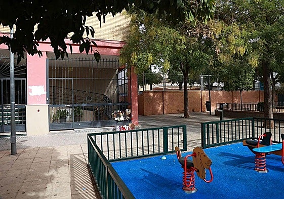 Plaza en la que colindan el edificio donde vivía Sandra y el colegio en que estudiaba