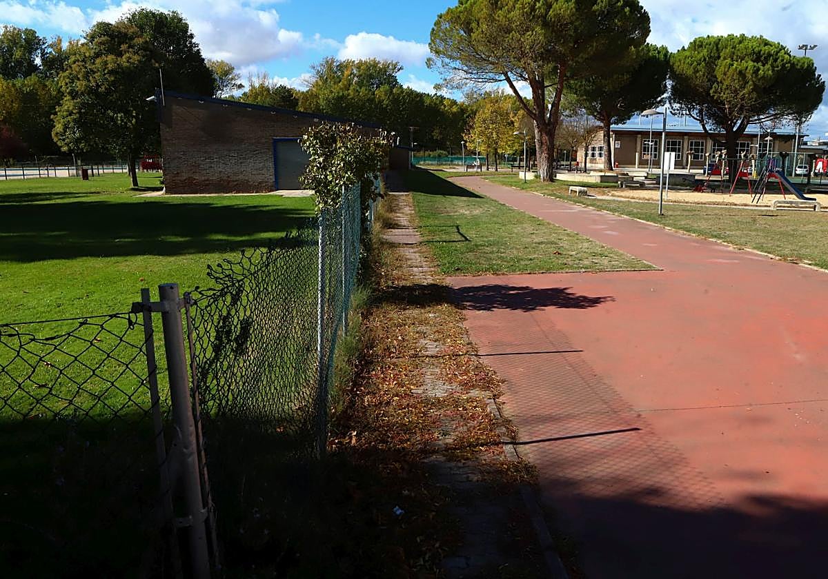 Entorno en el que está proyectada la nueva piscina climatizada.