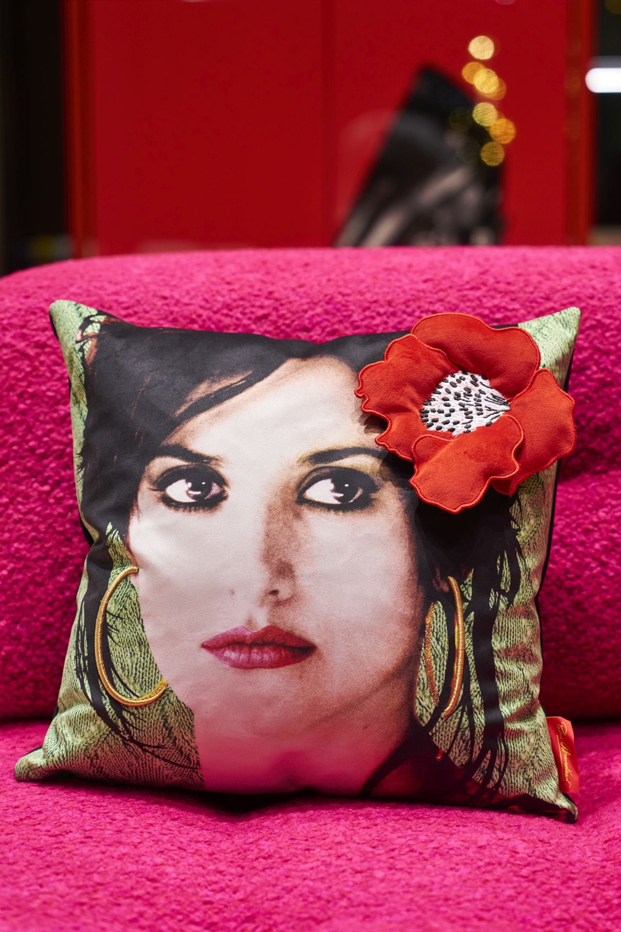 Pedro Almodóvar lanza una colección de muebles: color, cine… y en Bilbao solo disponibles en esta tienda