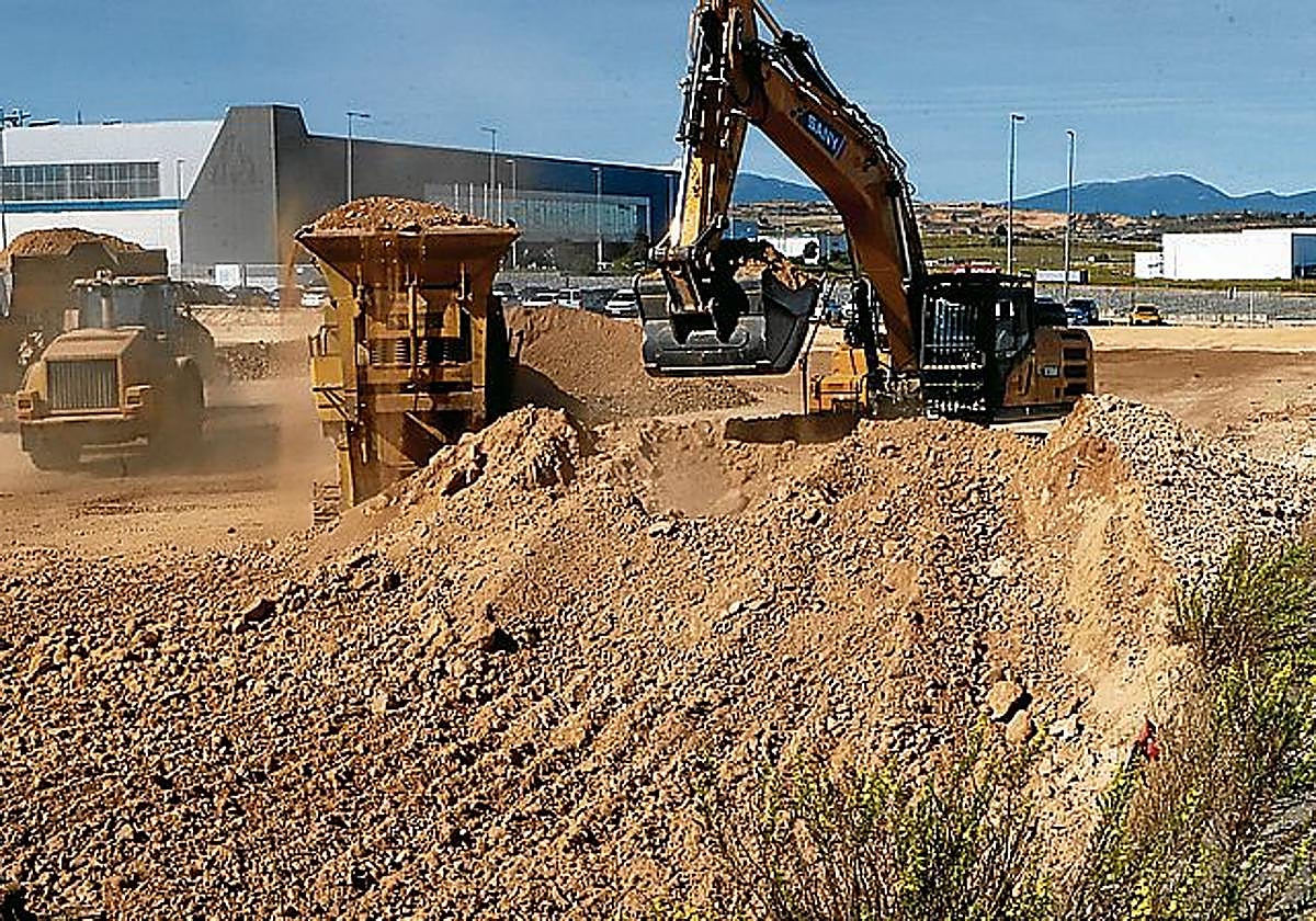 Movimientos de tierra en la parcela del polígono de Ircio.