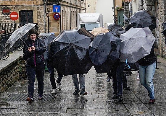 La gran borrasca 'Benjamin' llega a Álava con vientos de hasta 100 km, lluvia y caída de las temperaturas