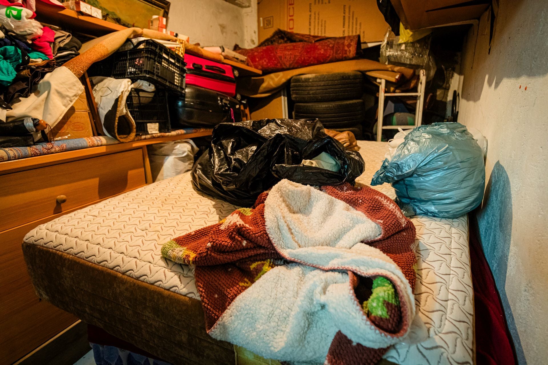 Así era el camarote en el que vivió un año Josefina tras ser okupada su casa en Vitoria