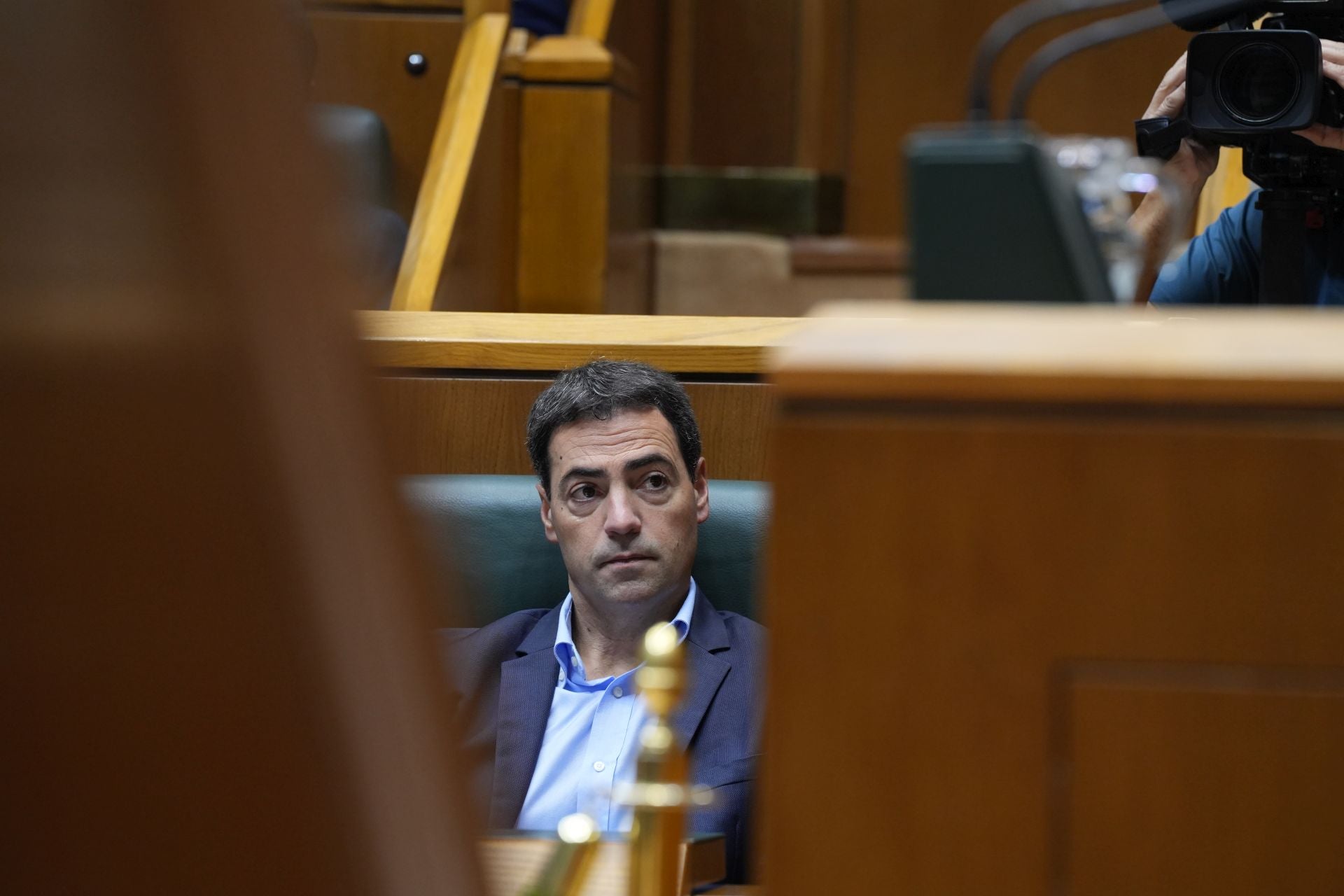 El lehendakari Pradales durante el pleno celebrado este jueves en el Parlamento.