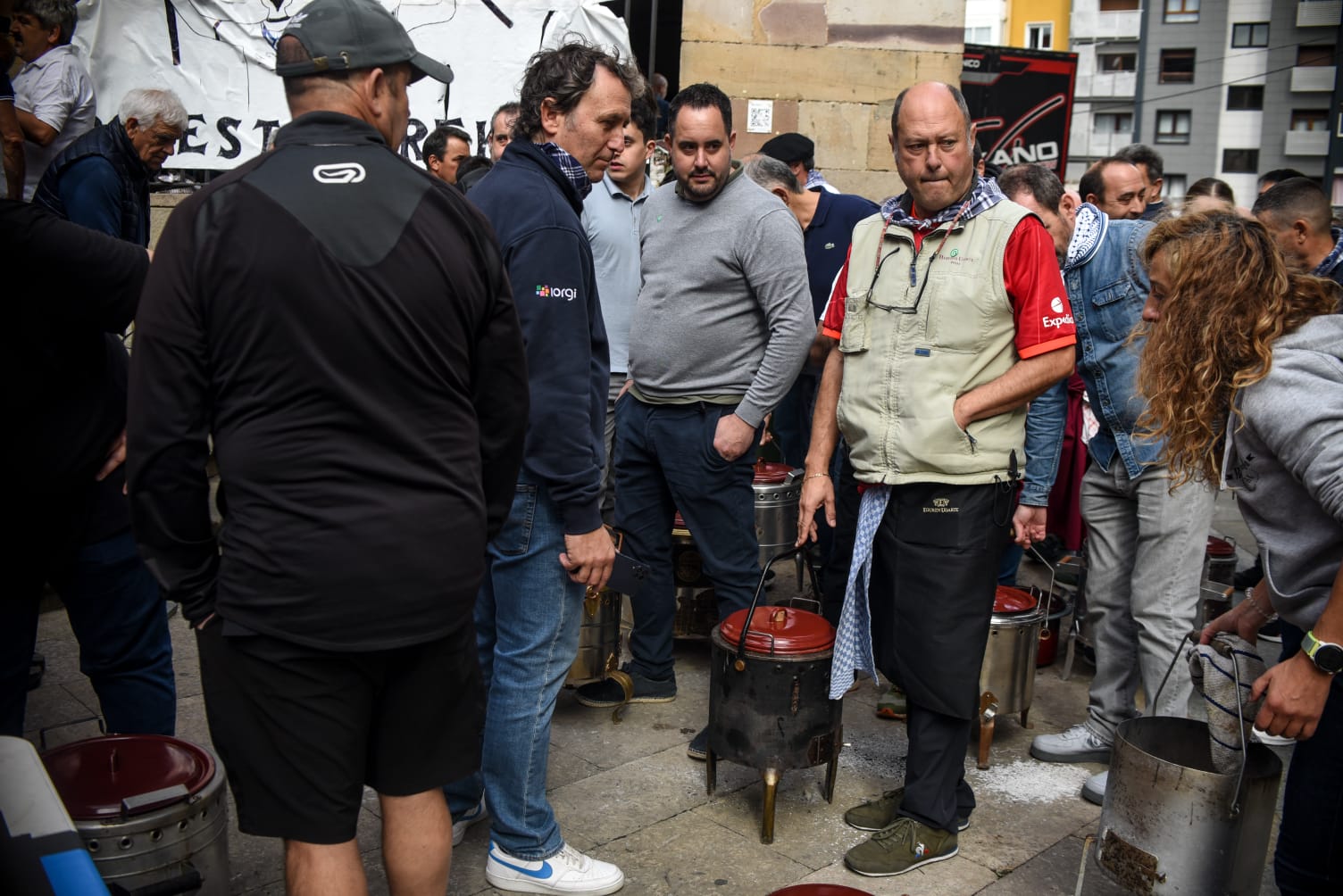 Las putxeras invaden a todo tren Balmaseda, en imágenes
