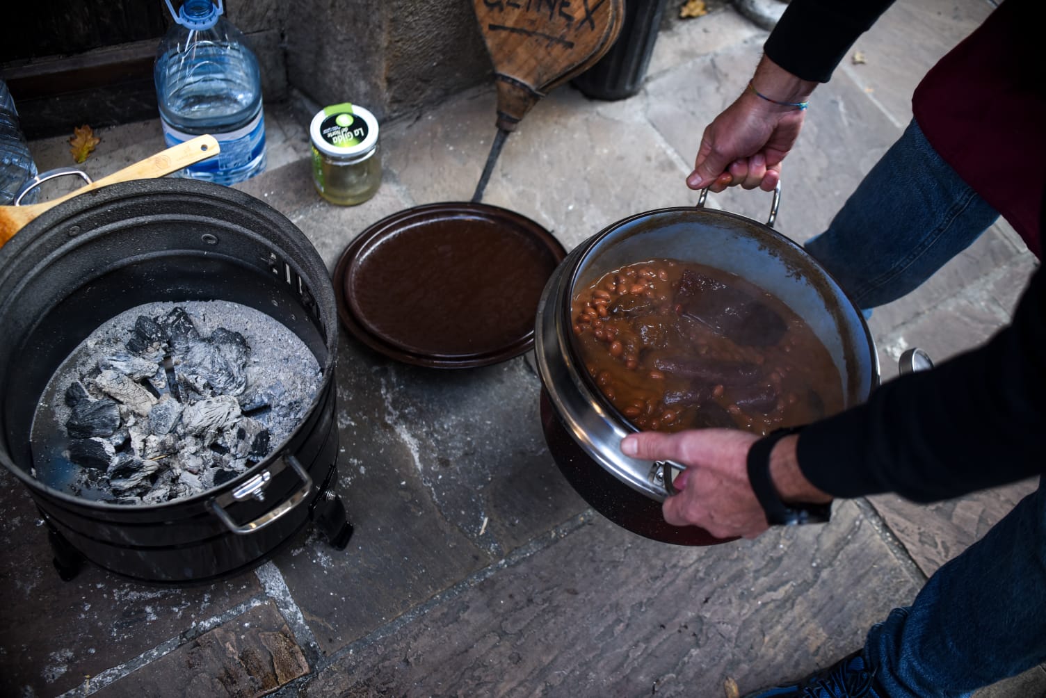 Las putxeras invaden a todo tren Balmaseda, en imágenes