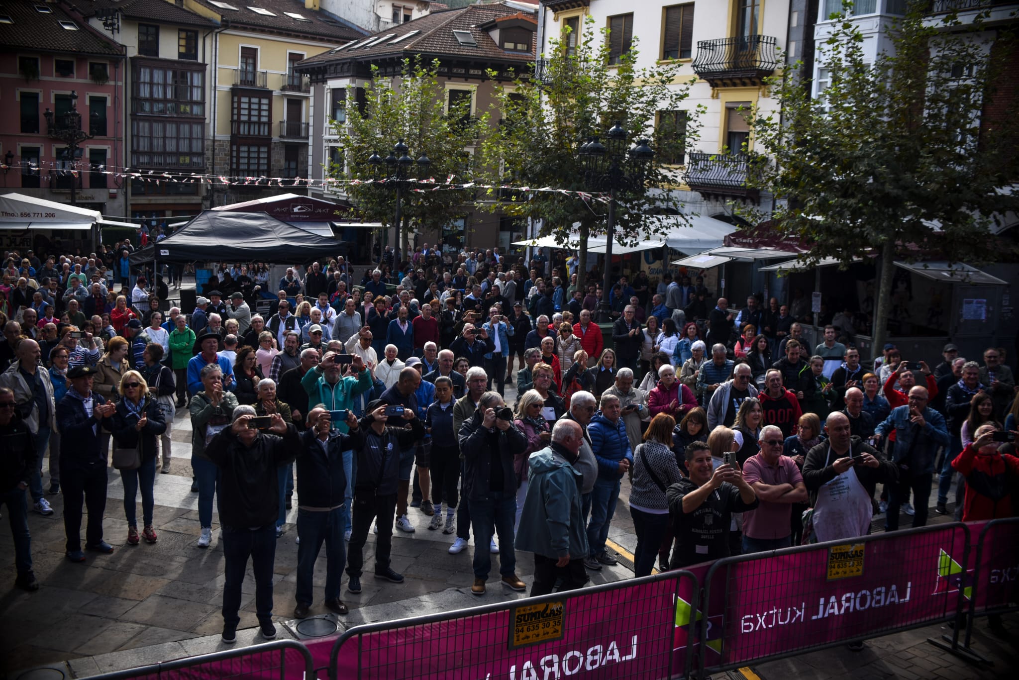 Las putxeras invaden a todo tren Balmaseda, en imágenes