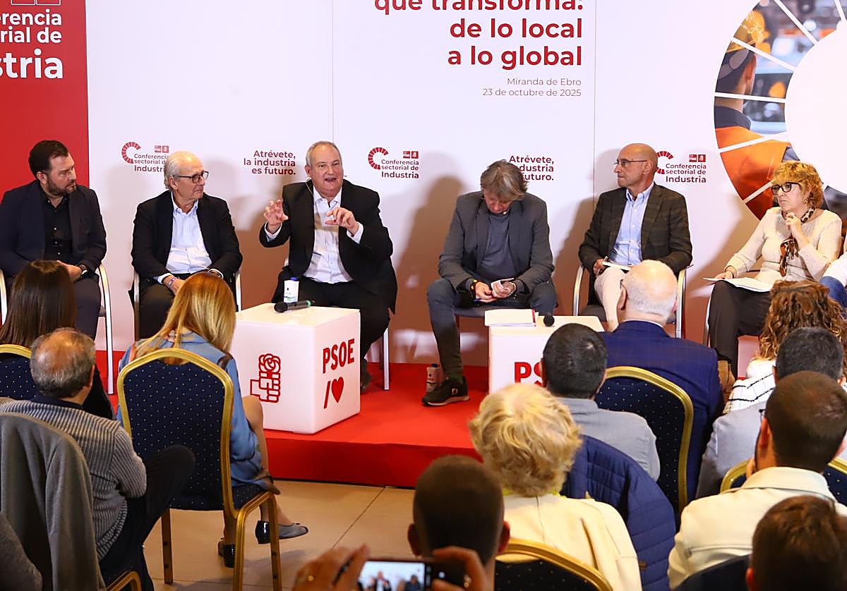 Eduardo Araguzo, presidente de FAE, durante el acto celebrado este jueves.