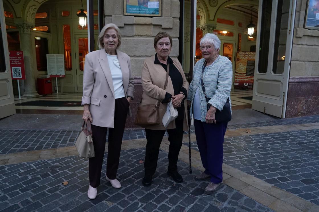 Txaro Gandiaga, Asun Ibarra y Begoña Ibarra.