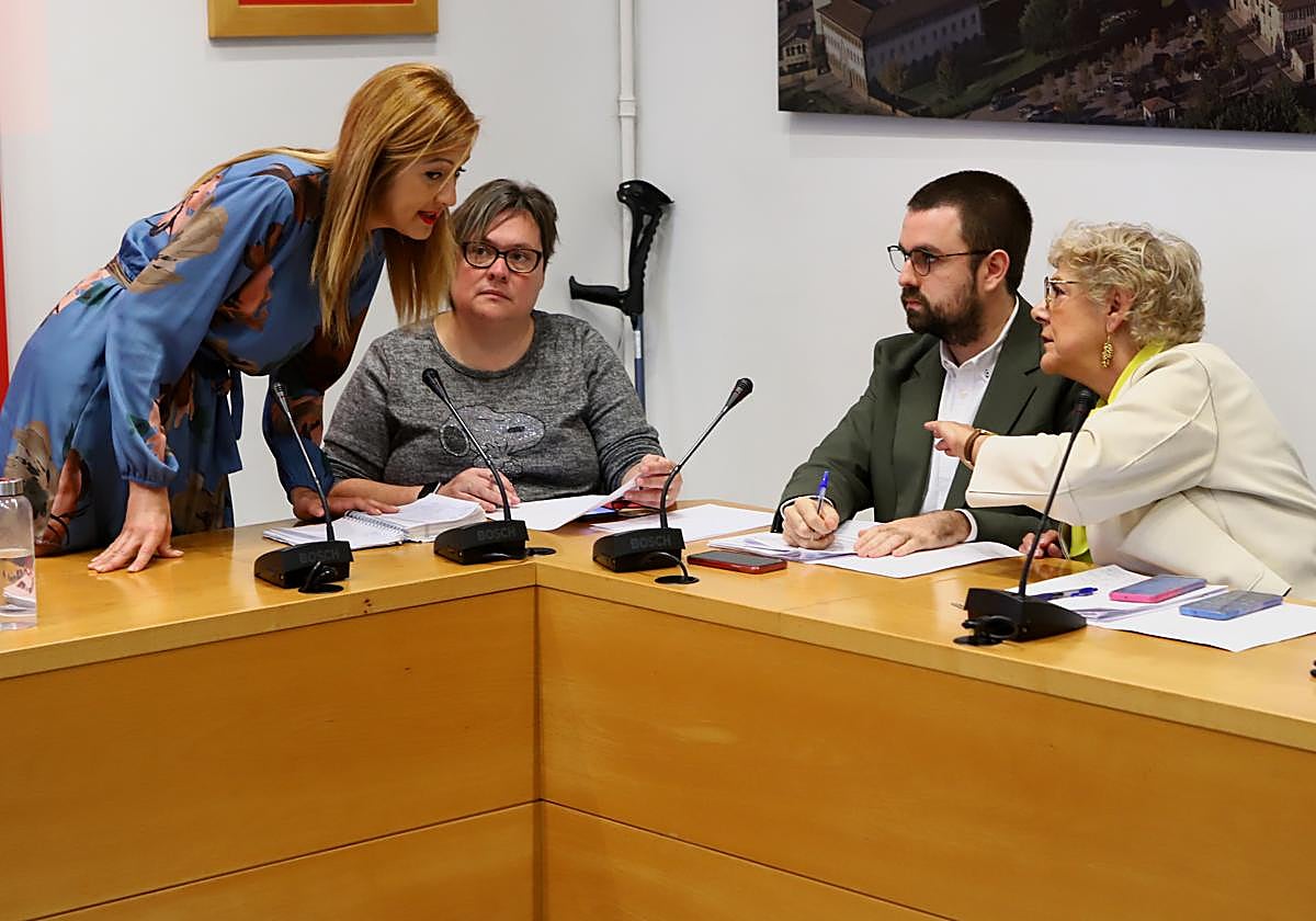 Hernando, Cantera, Gómez y Fernández, en el pleno de este jueves.