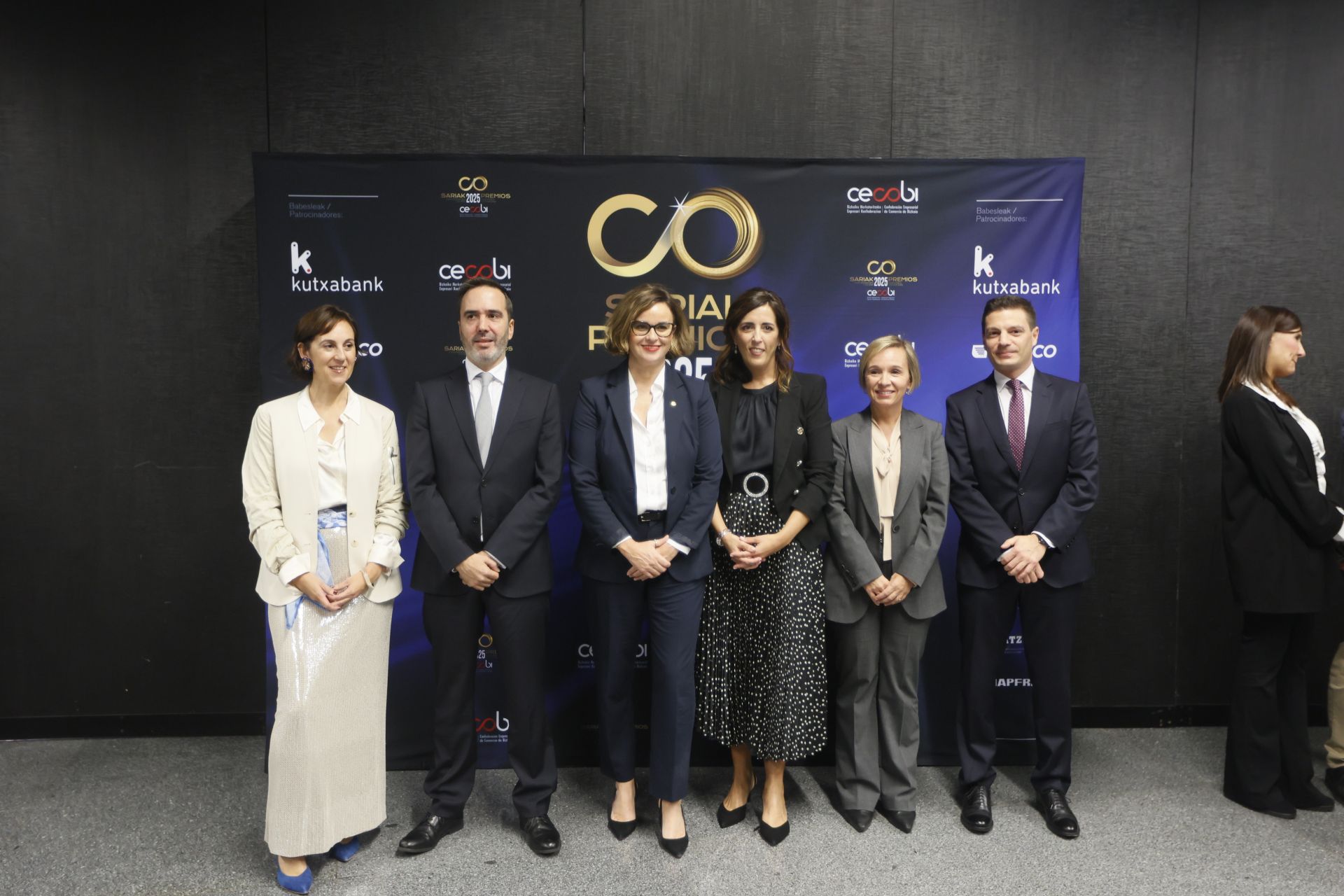 El comercio se viste de gala