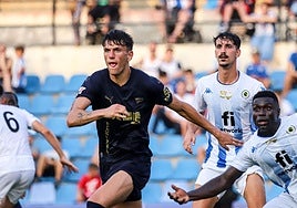Álvaro García ya ha tenido minutos con el primer equipo en algunos amistosos.