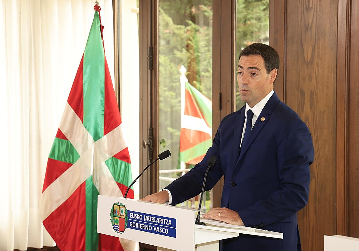 Pradales ve el Estatuto de Gernika como un pacto «de mínimos» y pide dar «un nuevo salto cualitativo»