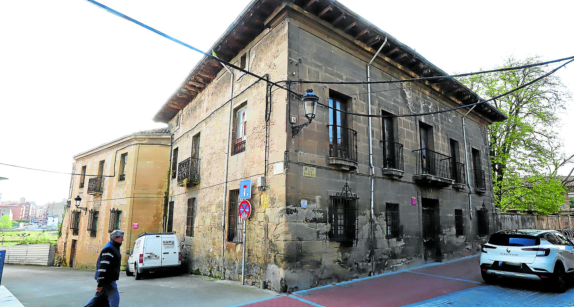 El Ayuntamiento no ha sabido dar uso a una propiedad que adquirió hace dos décadas.