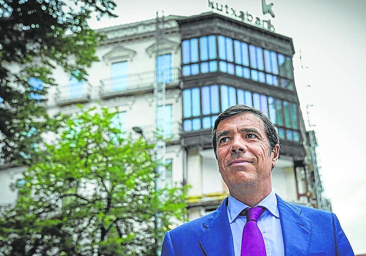 Anton Arriola. El presidente de Kutxabank considera que la buena marcha de los bancos complica las operaciones corporativas.