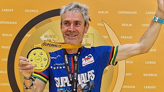 Martín Fiz conquista Valencia y agiganta su leyenda