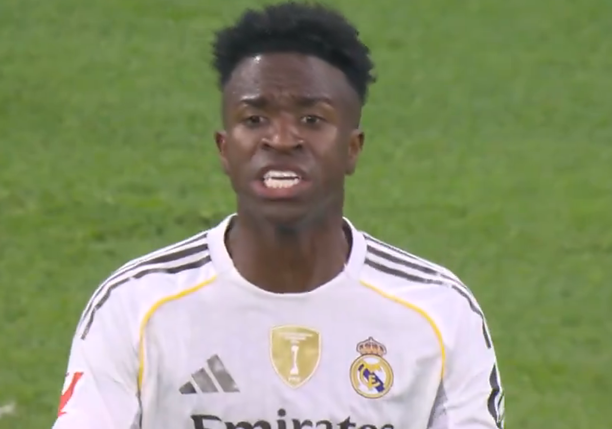 El tremendo enfado de Vinicius al ser sustituido en el clásico: «¿Yo?» | El  Correo