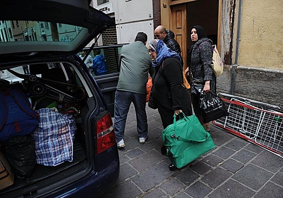 Un momento del desalojo urgente de vecinos hace ya ocho años.