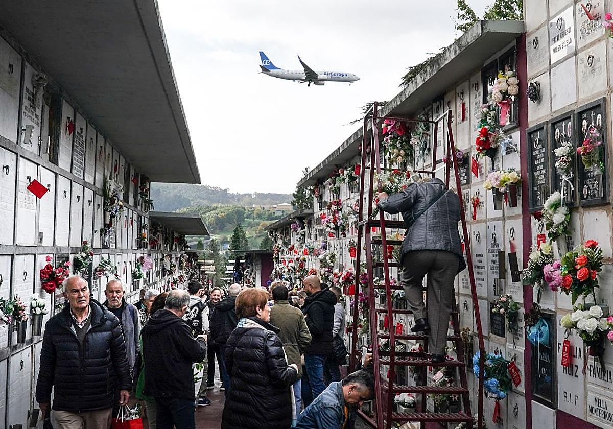 Cementerio de Derio durante el día de Todos los Santos.