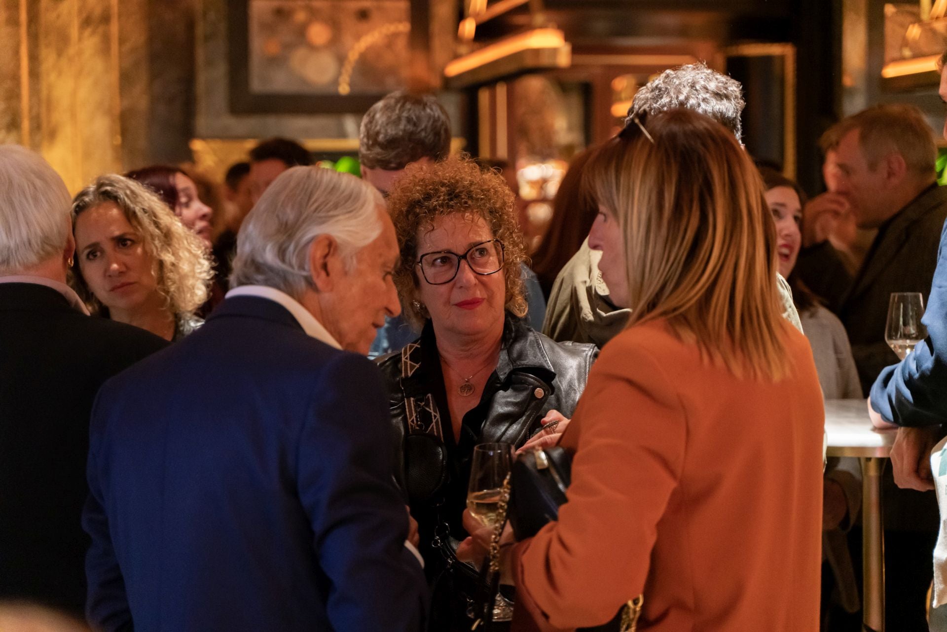 Acrobacias, danza del vientre... llegan las cenas temáticas a este restaurante de Bilbao
