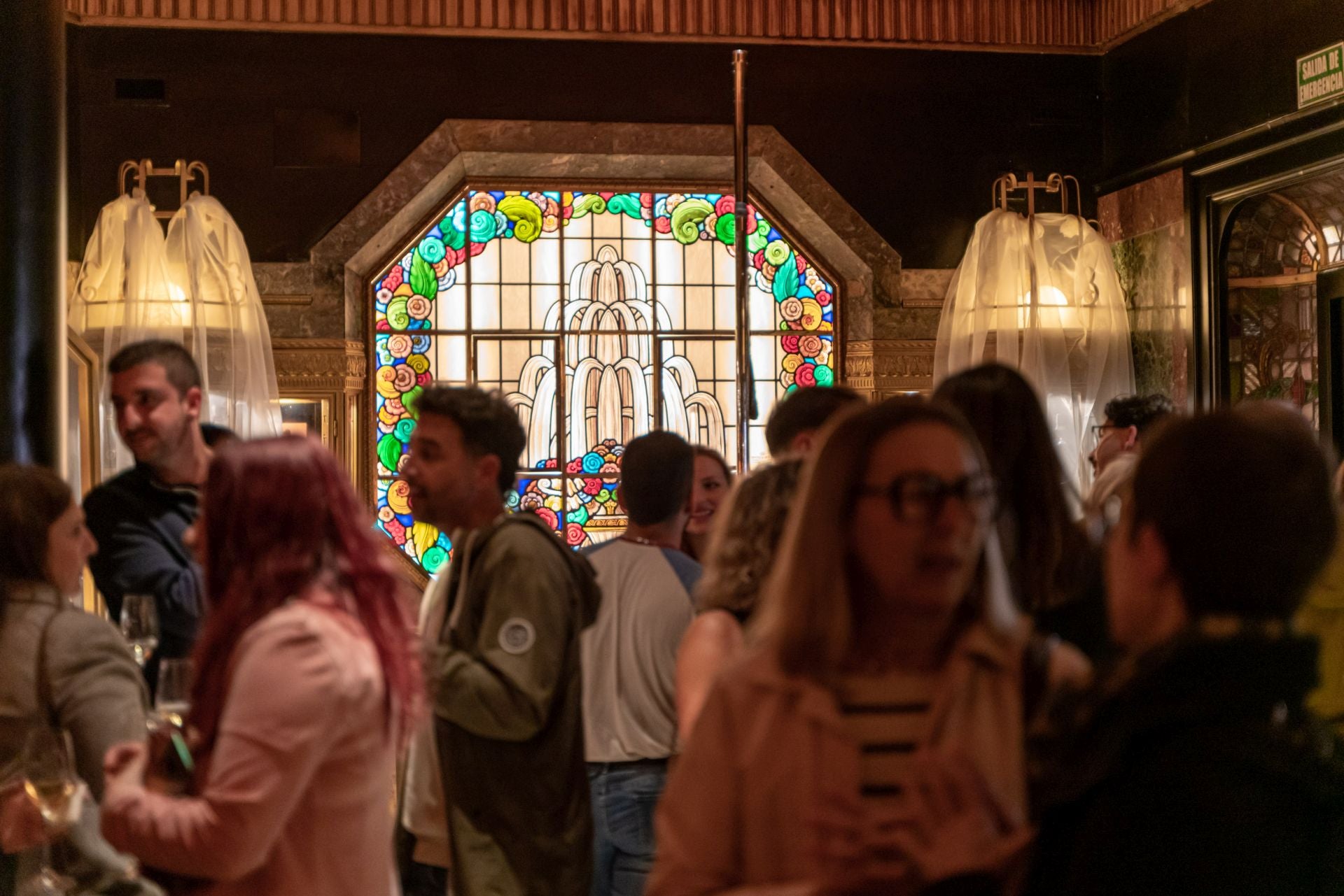 Acrobacias, danza del vientre... llegan las cenas temáticas a este restaurante de Bilbao