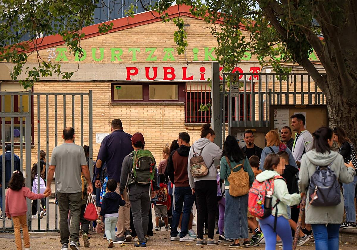 Alumnos de la ikastola Adurza, durante la apertura del curso escolar.