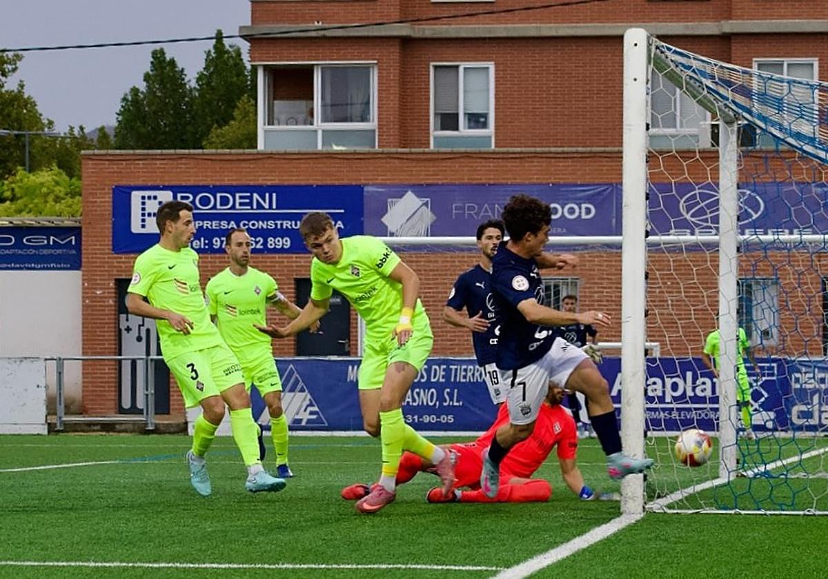 Alberca marcó el primer gol local a los siete minutos de partido